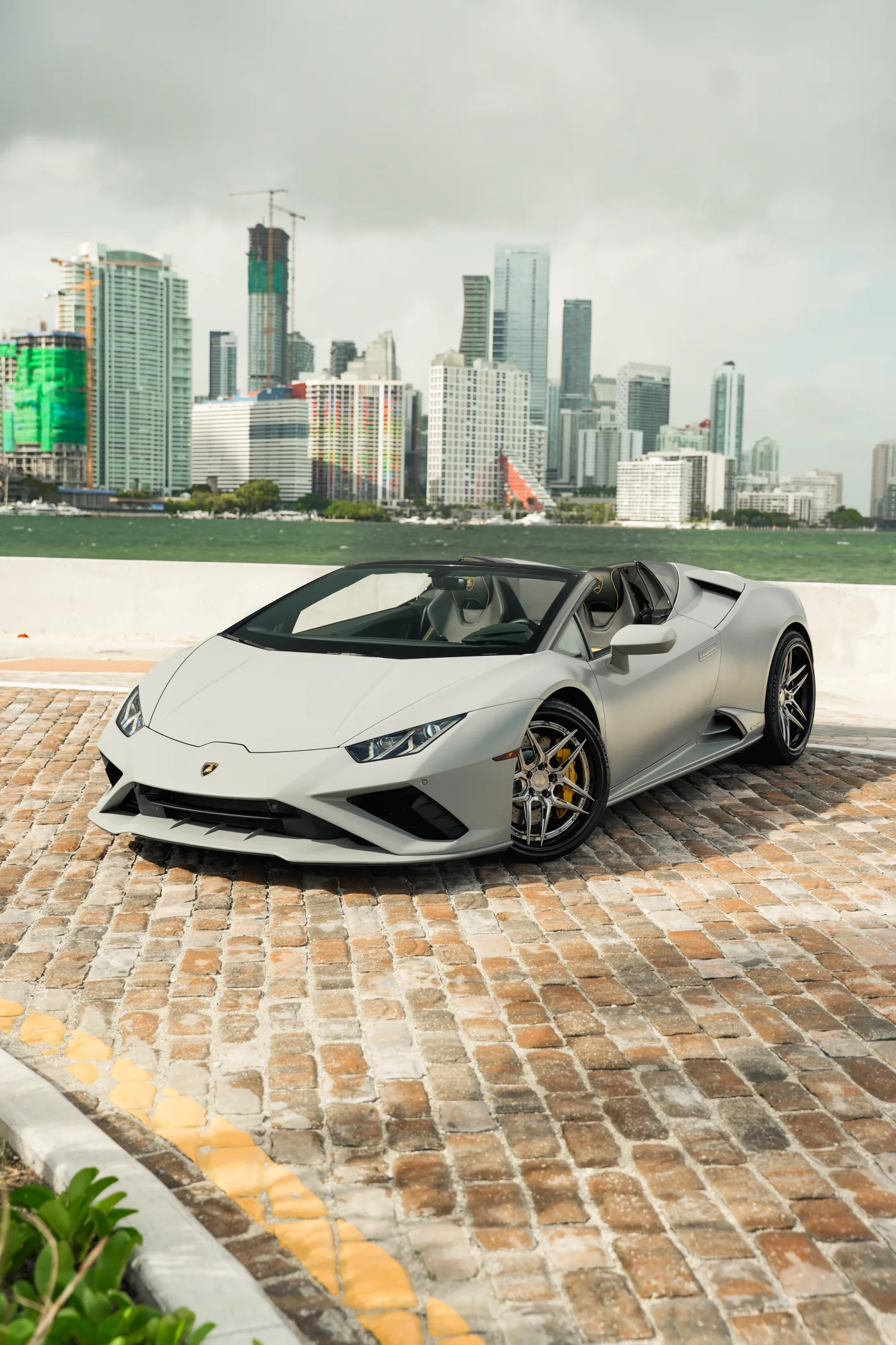 Lamborghini Evo Spider Grey