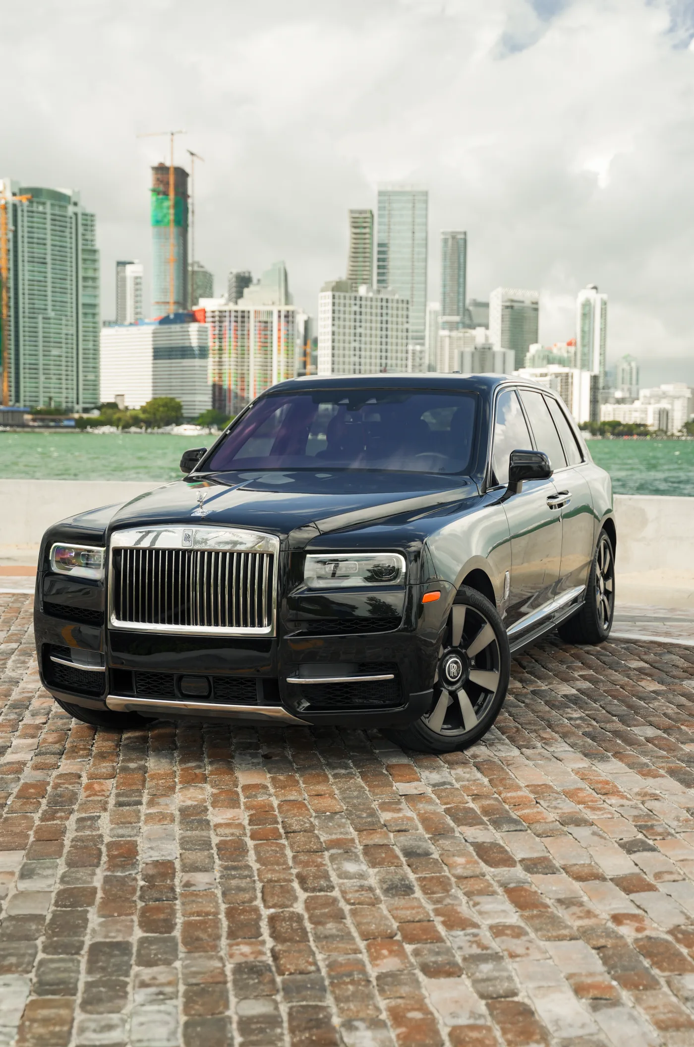 Rolls-Royce Cullinan Black