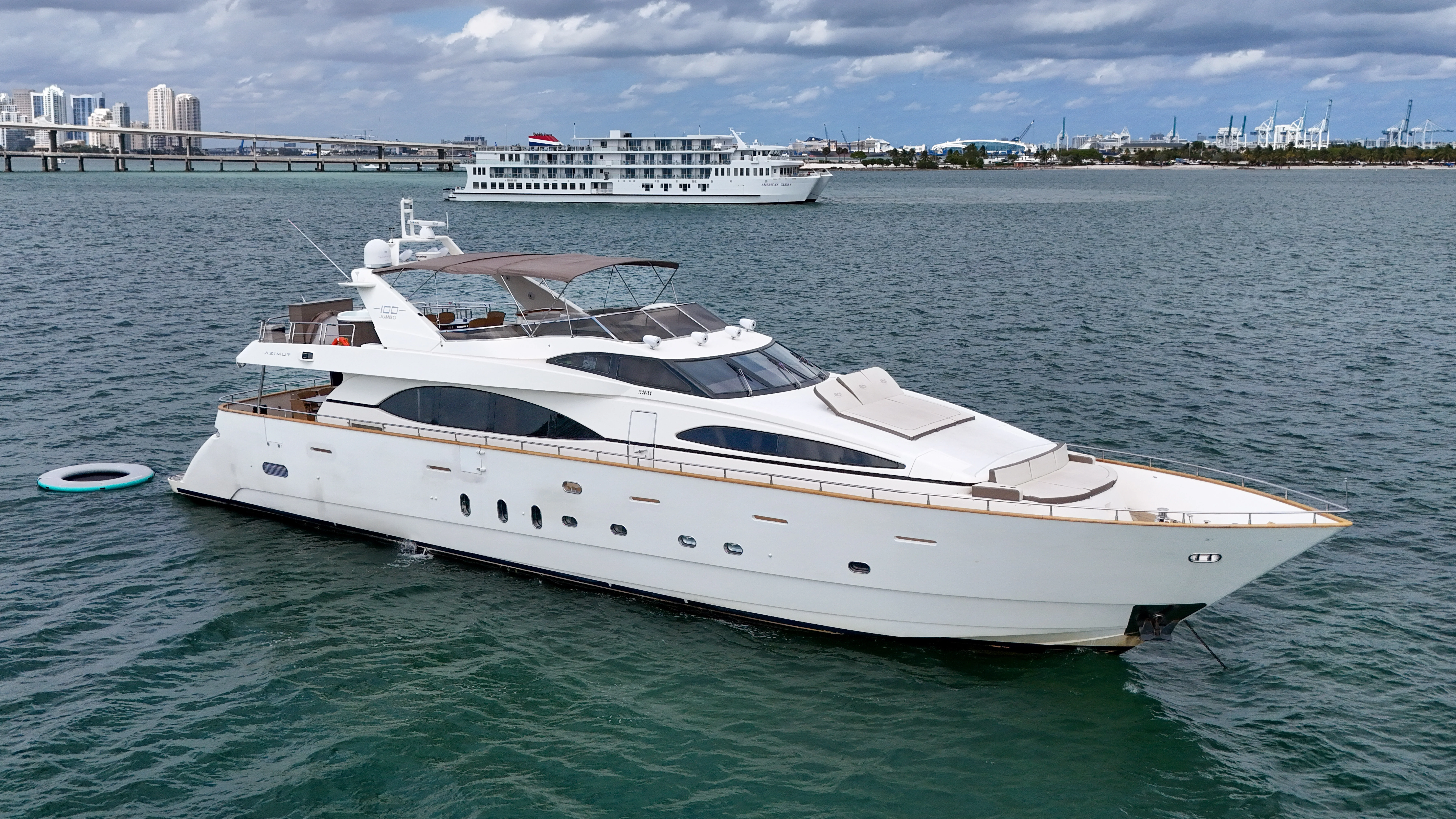 100' Azimut Jumbo - Private Yacht Charter Miami