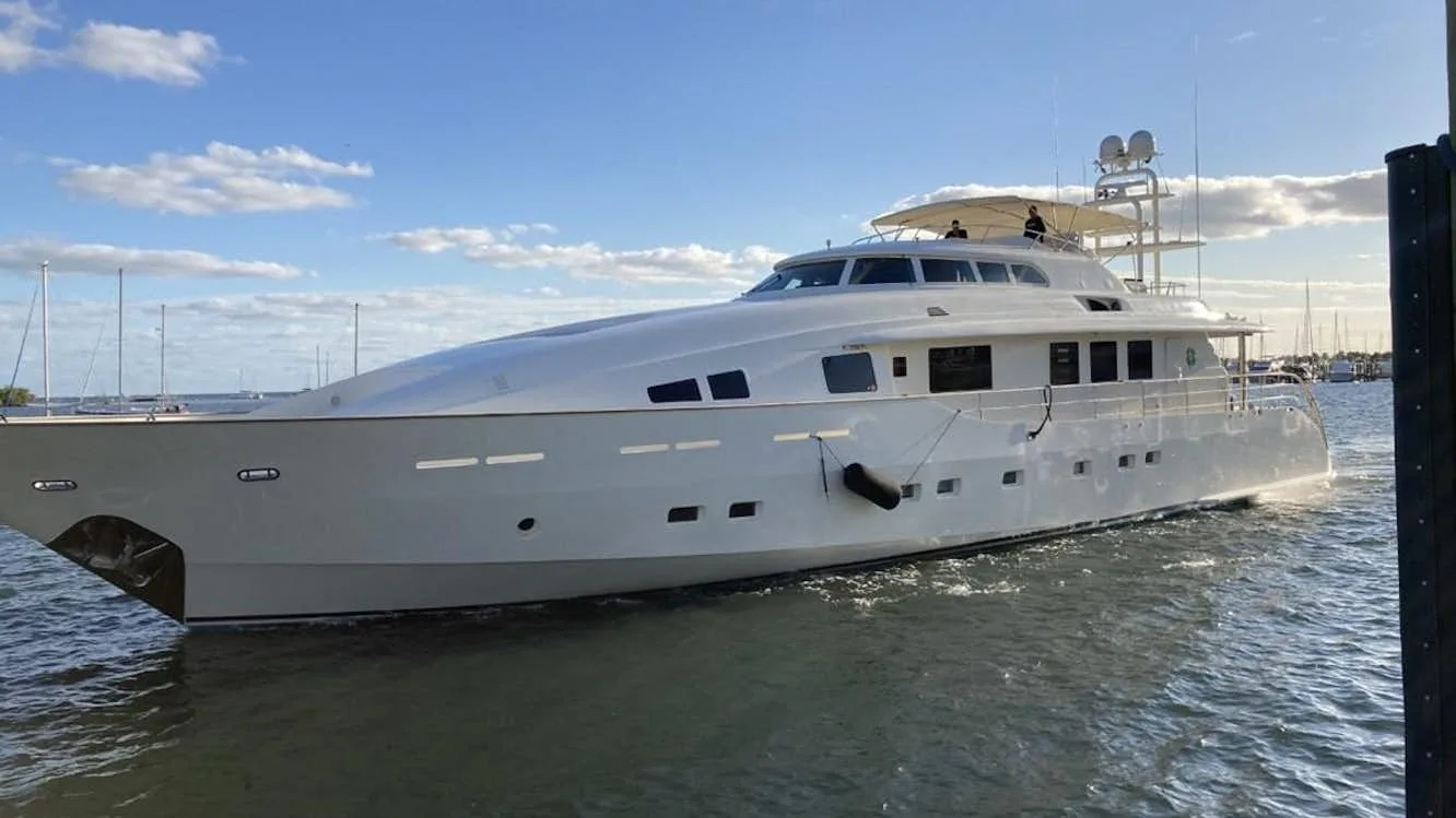 128' Angeles III - Private Yacht Charter Miami