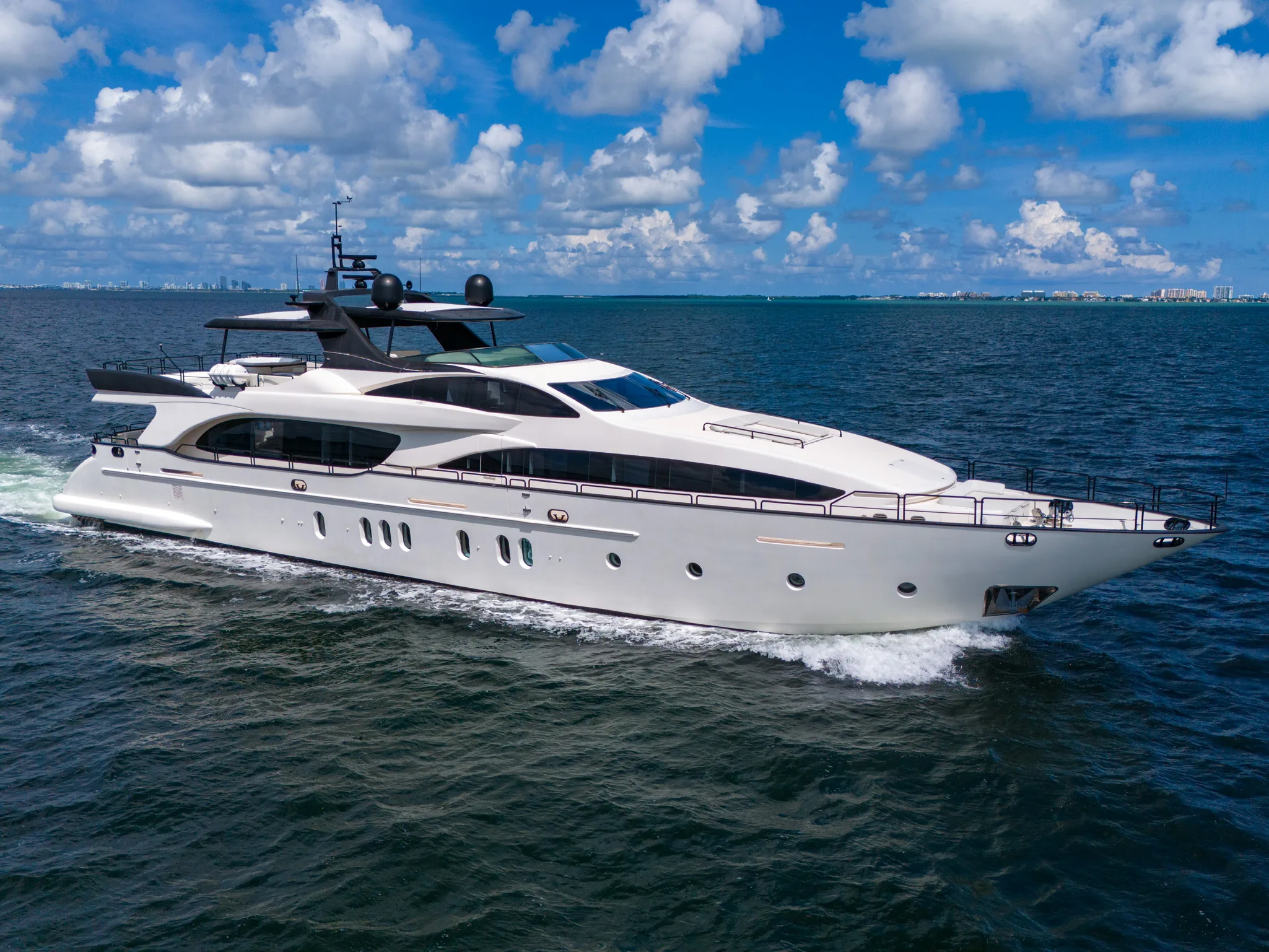 130' Azimut - Private Yacht Charter Miami