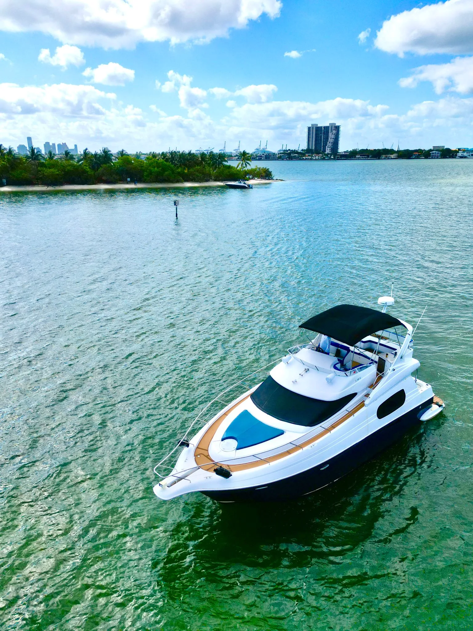 50' Flybridge - Private Yacht Charter Miami