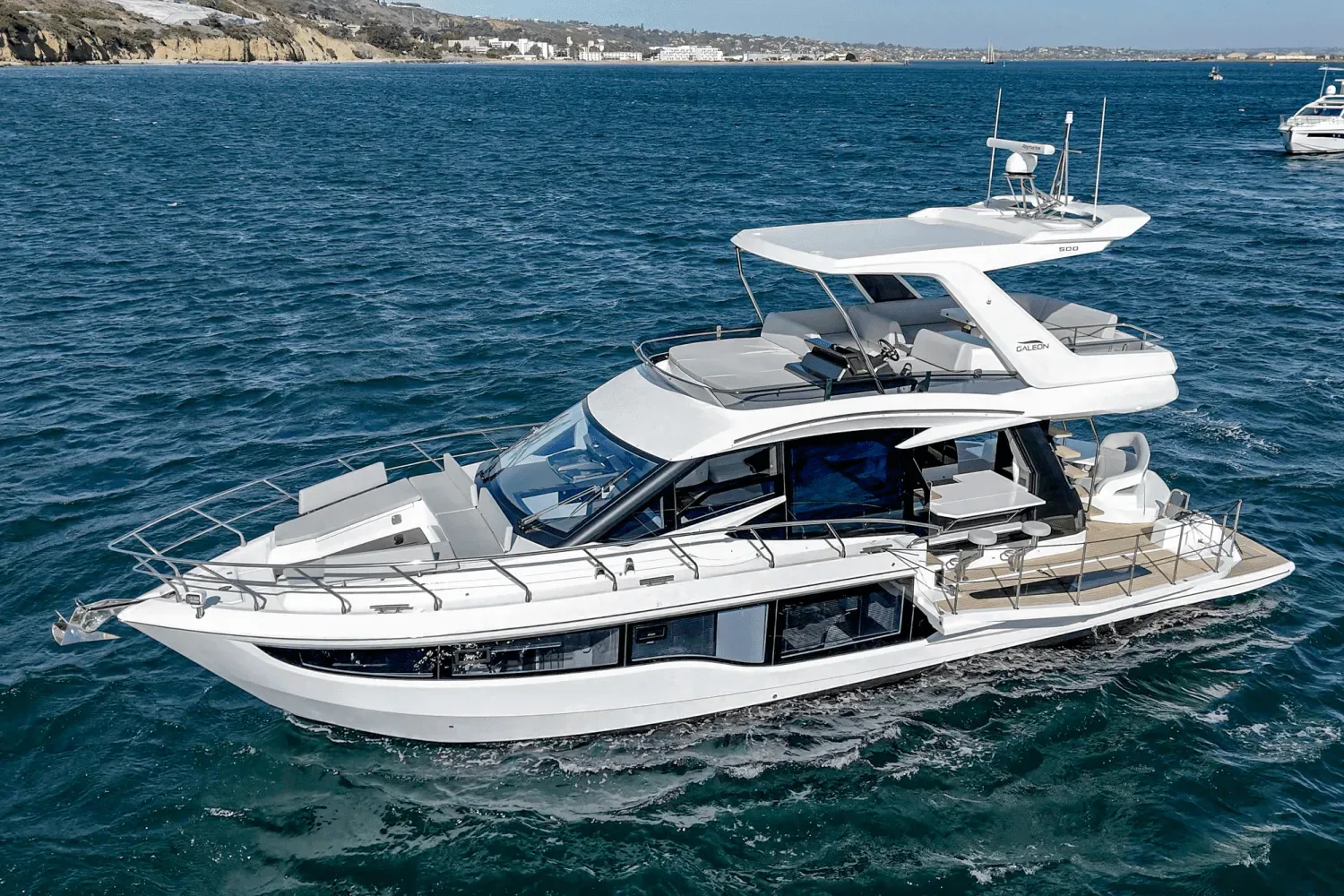 53' 2025 Galeon - Private Yacht Charter Miami