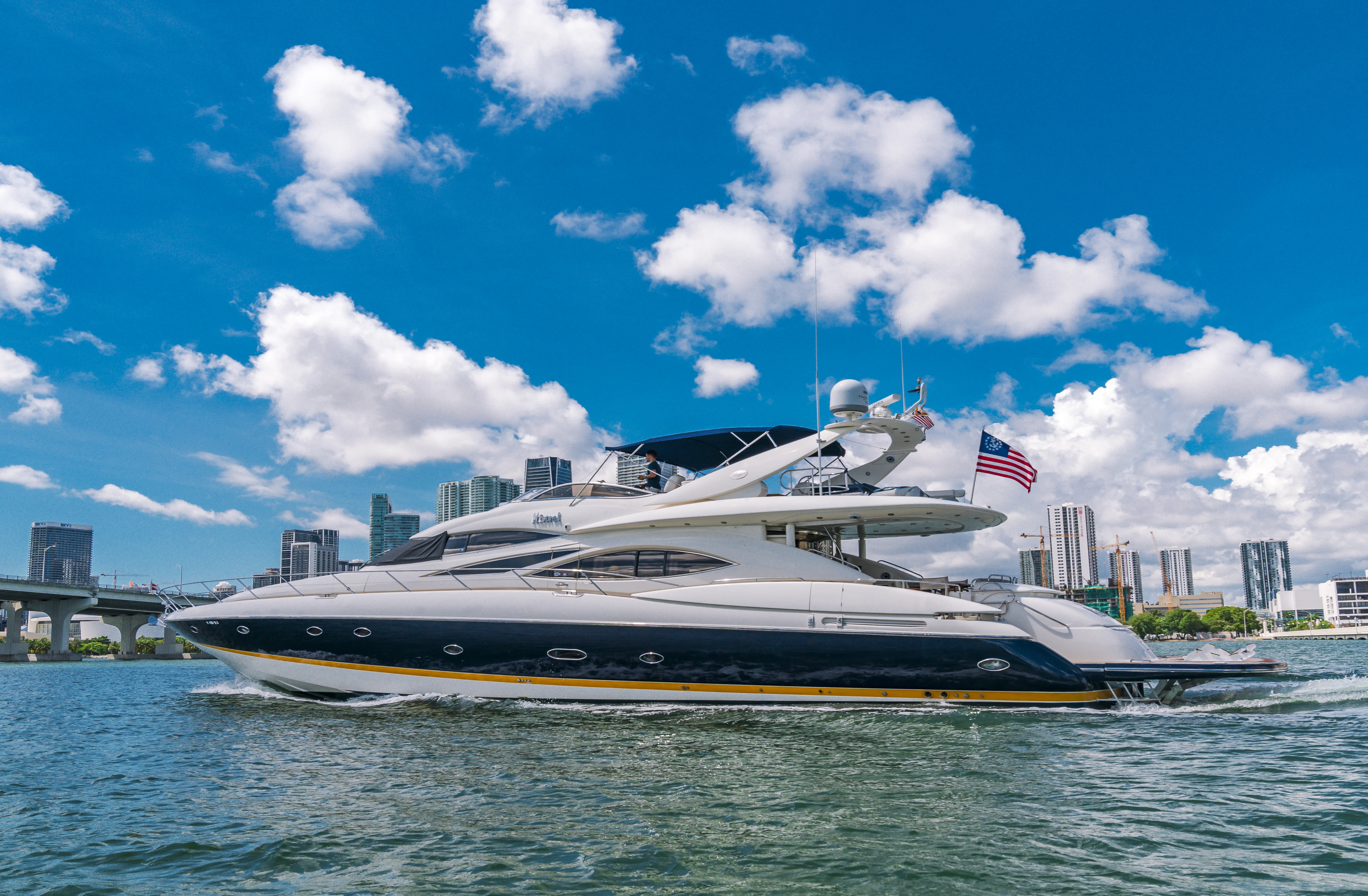 90' Sunseeker - Private Yacht Charter Miami