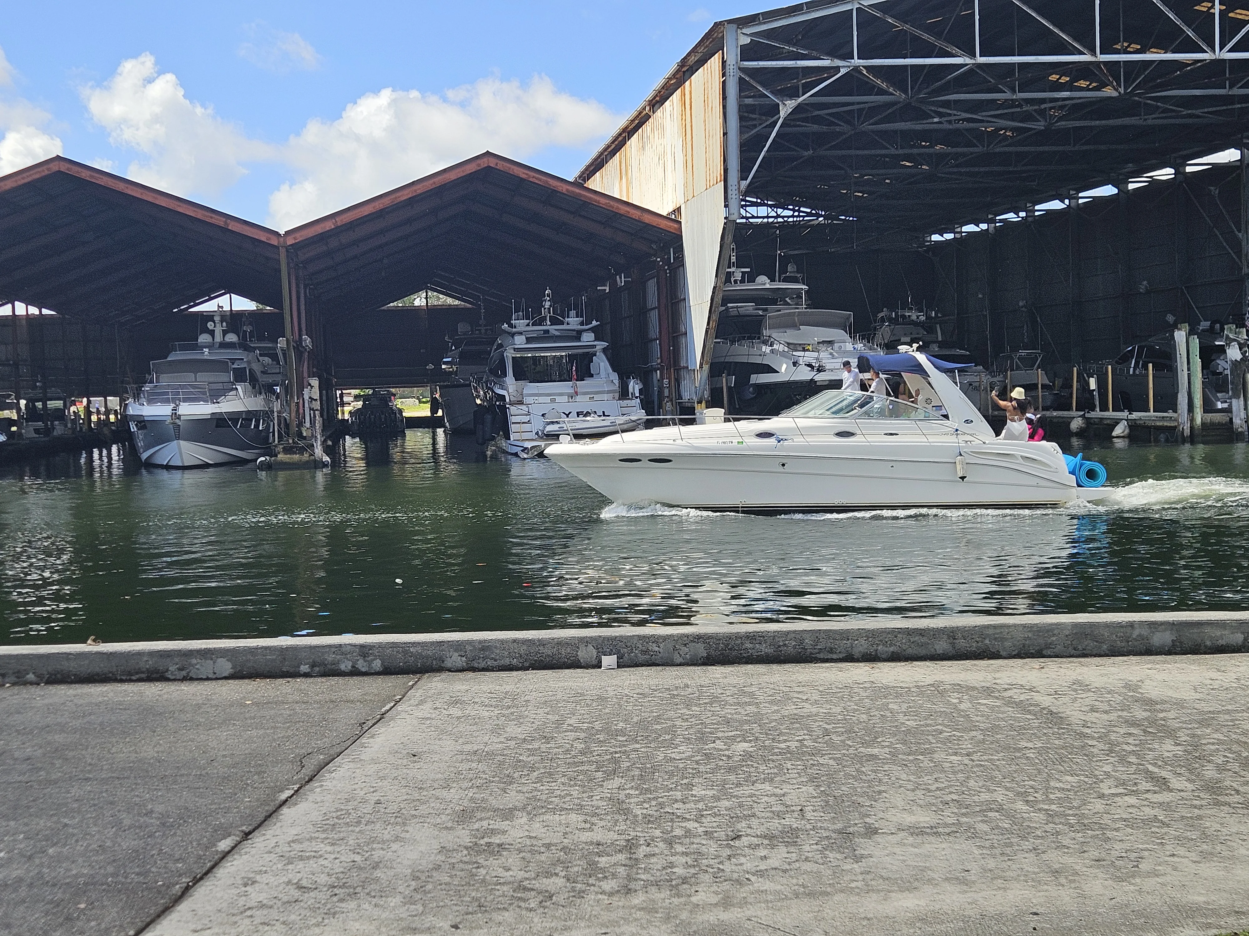 Moonlight - Private Yacht Charter Miami